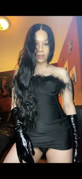 I give A1 throat and have the receipts to prove it… outcall/car date available. 
