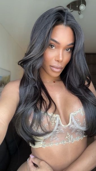 Soy Stephany nobre, una trans experta en principiantes y fiestas de todo tipo. Culona full lechera y muy viciosa. Tengo 20cm ricos de puro placer.

Soy la exclusividad hecha realidad. Alto standing. Trans internacional súper femenina, con un cuerpo espectacular de modelo, con curvas impresionantes, la misma que ves en la fotos te aseguro que en persona te gustare mucho más.

Mi piel es suave y soy muy higiénica y limpia. A mi lado encontrarás una belleza latina y joven. Te haré disfrutar como si fueras mi novio. Voy hacer de nuestro encuentro una verdadera historia que recordarás para siempre.

Llego dispuesta a entregarte los más exóticos placeres. No vas poder creer lo que tienes delante y seré toda para ti. Ven y compruébalo por ti mismo!!!

Podemos tener un trato de novios con dulces, Soy muy divertida, interactiva, agradable, cariñosa. Versátil, pasiva y activa (para que disfrutes el 100% ) sexo oral, garganta profunda, sexo anal, todas las posturas sin tabús, ni prejuicios. 

Me fascina el transformismo y poseo lencería de todo tipo, maquillajes para convertirte en una hembra completa. Me gustaría experimentar a tu lado horas interminables de fiesta.

Soy profesional y experta en fiestas.Para mayor satisfacción y seguridad cuento con sitio privado discreto y seguro máximo.

Llámame!!
