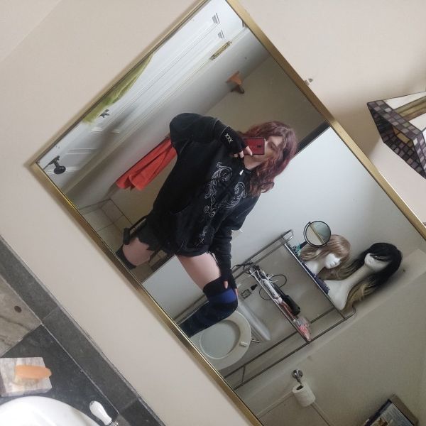 Lithe athletic emo trap with powerful thighs, a perfect ass and a puppy-like desire to serve. Classy enough to be taken on dates, bratty enough to be a fun challenge in bed. Couples and women preferred especially. Lower rates for other transfems.