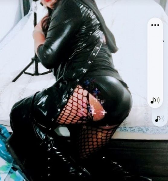7 inches extremely functional,hard like a rock just for you to enjoy. (Come see me and Treat yourself) Humans kind only.!No games,No time waisters,please be serious like real men.!!preferred bottom guys!!.Im very Discreet but all my pics are real and natural No filter,no fake,no madeup,also I Dont w...