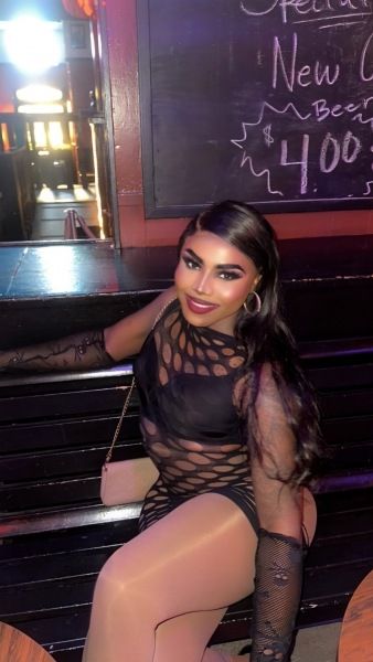 Fun, smart, pretty.