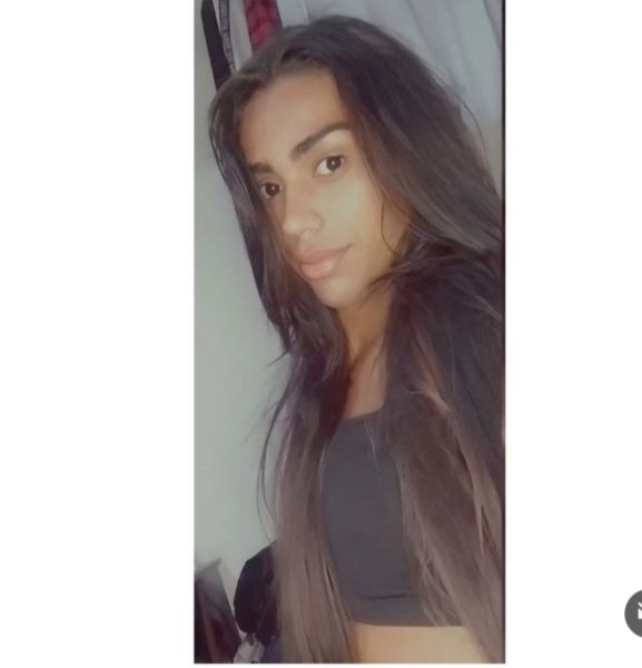 meu nome é Fernanda, sou uma linda trans do Ceará, vivendo agora em Jundiaí. Sou bem dotada e dominadora, uma sadomasoquista que adora colocar homens aos meus pés, com um dote de 21 cm. Vem aqui ser dominado.
Sou uma pessoa muito paciente e vou até seu limite. Gosto de bater na bunda de homens de chinelo, cinto, chicote, dominar machões até eles virarem gatinhos mansos. Meu prazer é ver você sair do meu quarto de pernas bambas e todo relaxado, bunda vermelha e cu alargado.
Tenho preferência em ser passiva, mas sou ativa também. Faço podolatria, pois adoro homens beijando meus pés e chupando meus dedos. Amo que me façam ter prazer.
Sou uma trans com um corpo lindo de mulher e um brinquedo de homem que você irá chupar até quando eu mandar. Você vai ficar louco.
Atendo aqui em Prazer, na cidade de Jundiaí. Endereço: avenida Presbítero Manoel Antônio Dias Filho 1663
Fotos!?