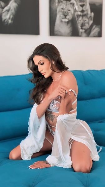 ❌ ATIVA E PASSIVA
❌ ESTILO NAMORADINHA
❌ TENHO LOCAL
❌+ FOTOS E VÍDEOS NO WHATSAPP
❌ DISPONÍVEL PARA CHAMADA DE VÍDEOS
❌ CONTEÚDO ESCLUSIVO

Brasileiras🇧🇷 Brasileira