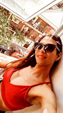 Isabella Hot