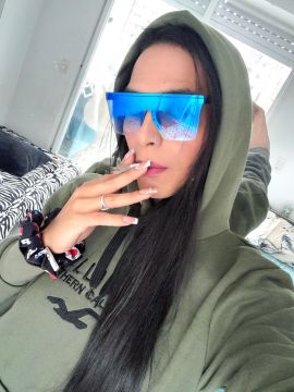 Isabella Hot