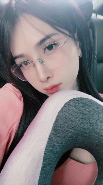 Hey darling my name miumiu 24 years old 
I live in saigon now 
Big cock , sexy body , beauty face 
try me babe , I will give good service for u 
Contact me 

WeChat ID //  Miumiu199xxx

WhatsApp //  ‪+84 822 356 488