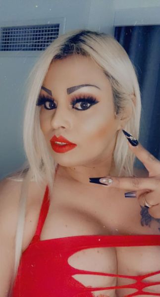 Hi, I'm Ts ISABELLA If you set the best, look no further because you have found it.  Here to satisfy every desire and fantasy, I am the true embodiment and definition of the best trans experience.  