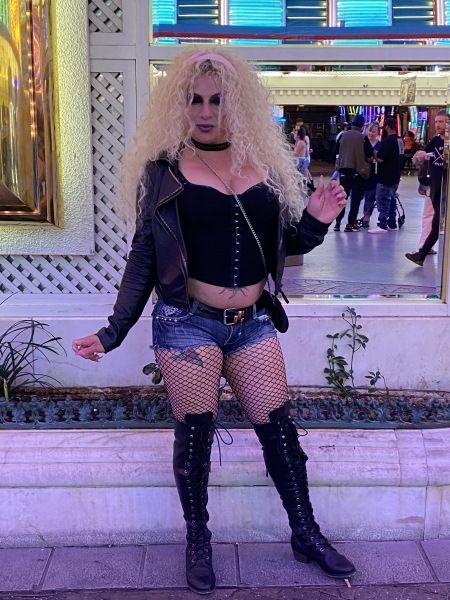 I am a trans girl I like to be friends