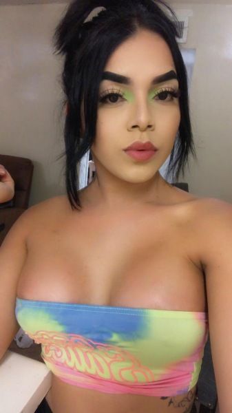 Estoy visitando tu ciudad Me llamo Carla tengo 19 años 100% real estoy disponible las 24 horas