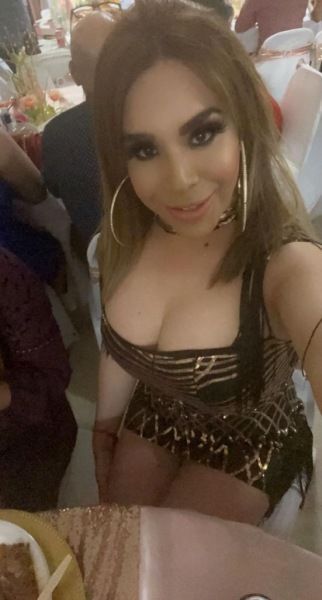 Hello, my name is Elektra and I am a super sweet girl who wants to have a great and enjoyable time. I am a super discreet, clean, and respectful. 

Hola mi nombre es Elektra y soy una chica súper buena onda con ganas de concerté y pasarla rico soy una chica súper discreta y muy cachonda. 

Roses