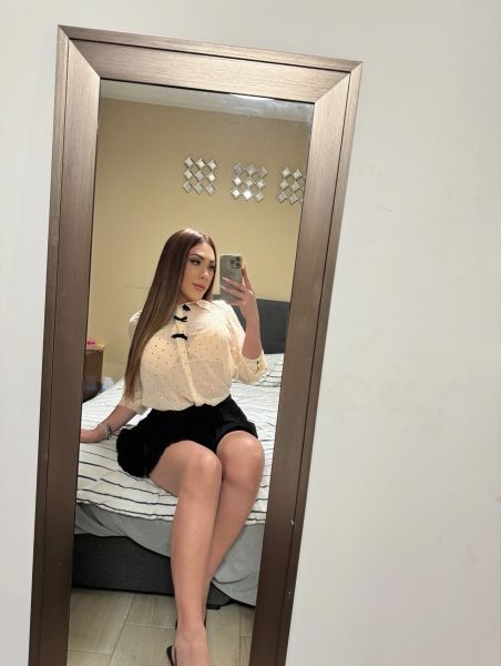 Hola 
Soy natalia morales
del estado de veracruz 
Soy una mujer trans tengo 25 años 
Tengo muy poco en él medio,
Me Consideró una chica atenta, amable, cordial 
Muy respetuosa y complaciente 
Dispuesta a satisfacer hasta la más mínima fantasía que tengas
Puedes conocer más de mi en mis redes sociales:

Fb natalia Teese morales 
Ig Teesemorales
Onlyfans teesemoraless 