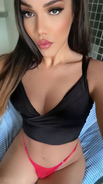LINDA TRANS ALTO NÍVEL 
Olá amor, tudo bem? Prazer! tenho 21 anos sou uma boneca safada e totalmente liberal, sem restrição alguma, ativa, passiva e dote de 19CM GROSSO e FARTO DE LEITE, adoro dominar e ser dominada pronta para realizar suas FANTASIAS e FETICHES. Extremamente educada e EXPERIENTE COM INICIANTES. Com respeito a meu atendimento ofereço beijos e carícias , sexo oral bem gostoso e muito mais… Atenderei sempre bem produzida, linda e cheirosa.
Bem safada mesmo! Ampla experiência com casais e ideal para iniciantes.
SEMPRE ligar com no mínimo 30 minutos de antecedência.
Faça a melhor escolha! Eu GARANTO!
Amo realizar FETICHES, FANTASIA e FESTINHAS PROIBIDAS, e descobrir seus desejos mais intensos.
